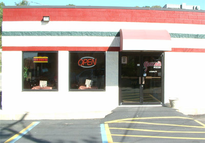 Giovannis Pizza Building